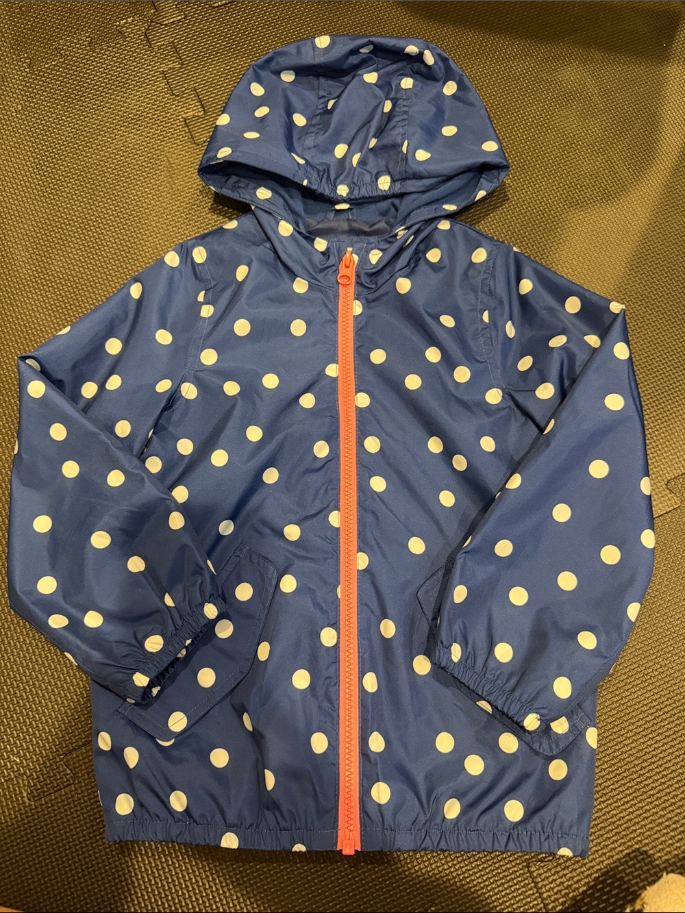 LIKE NEW Carter’s Blue White Polka Dot Rain Jacket / Coat Size 6 Girls